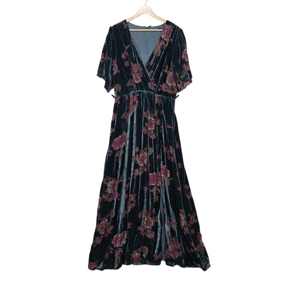 Baltic Born Dresses & Skirts - Baltic Born Floral Velvet Maxi Dress V-Neck Flutter Sleeve Size XXL No Belt